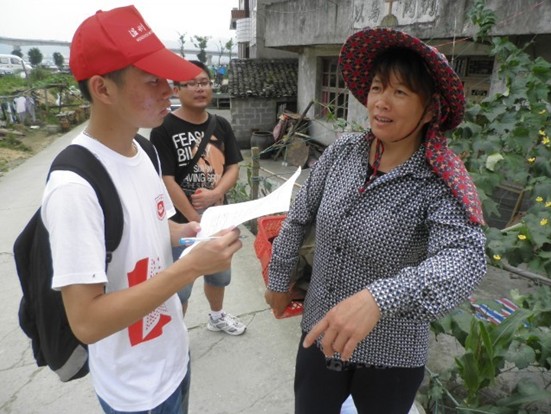 走街串巷询岛民，岛屿发展更进步