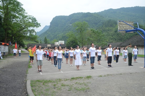 湖师大数计院赴芭茅溪暑期实践团顺利举行夏令营开营仪式