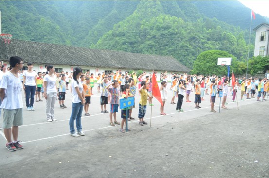 湖师大数计院赴芭茅溪暑期实践团顺利举行夏令营开营仪式