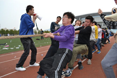 宜春学院数计（软件服务外包）学院举办户外趣味运动会