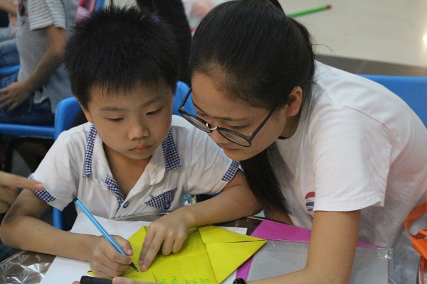 集美大学实践队：奇想传爱，童心飞扬